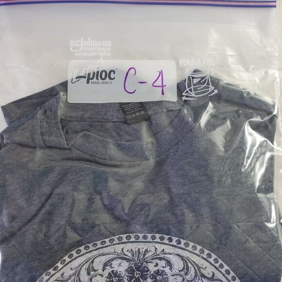 George Straight Concert Tee Women's Grey Graphic T-Shirt Short Sleeve Printed Si - Picture 8 of 8